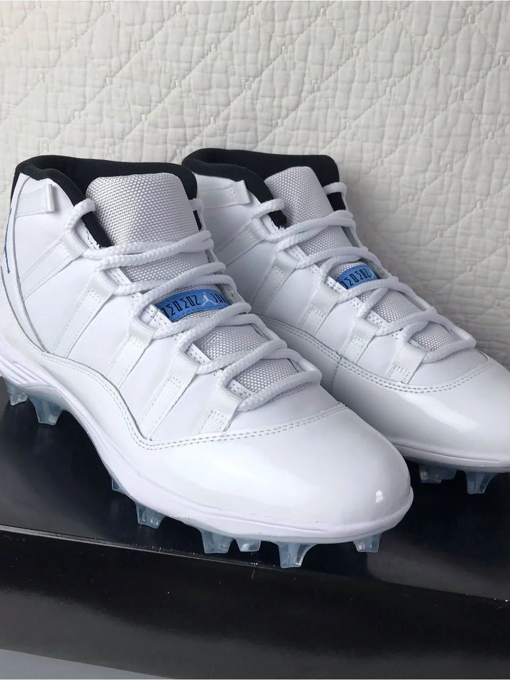 Nike Air Jordan 11 MID TD Football Cleats Men’s SZ 8 White Blue HM7324-104